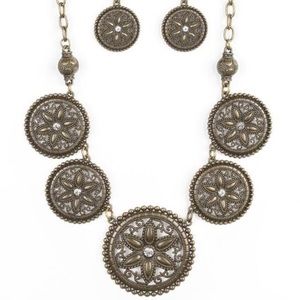 Necklace and earring set